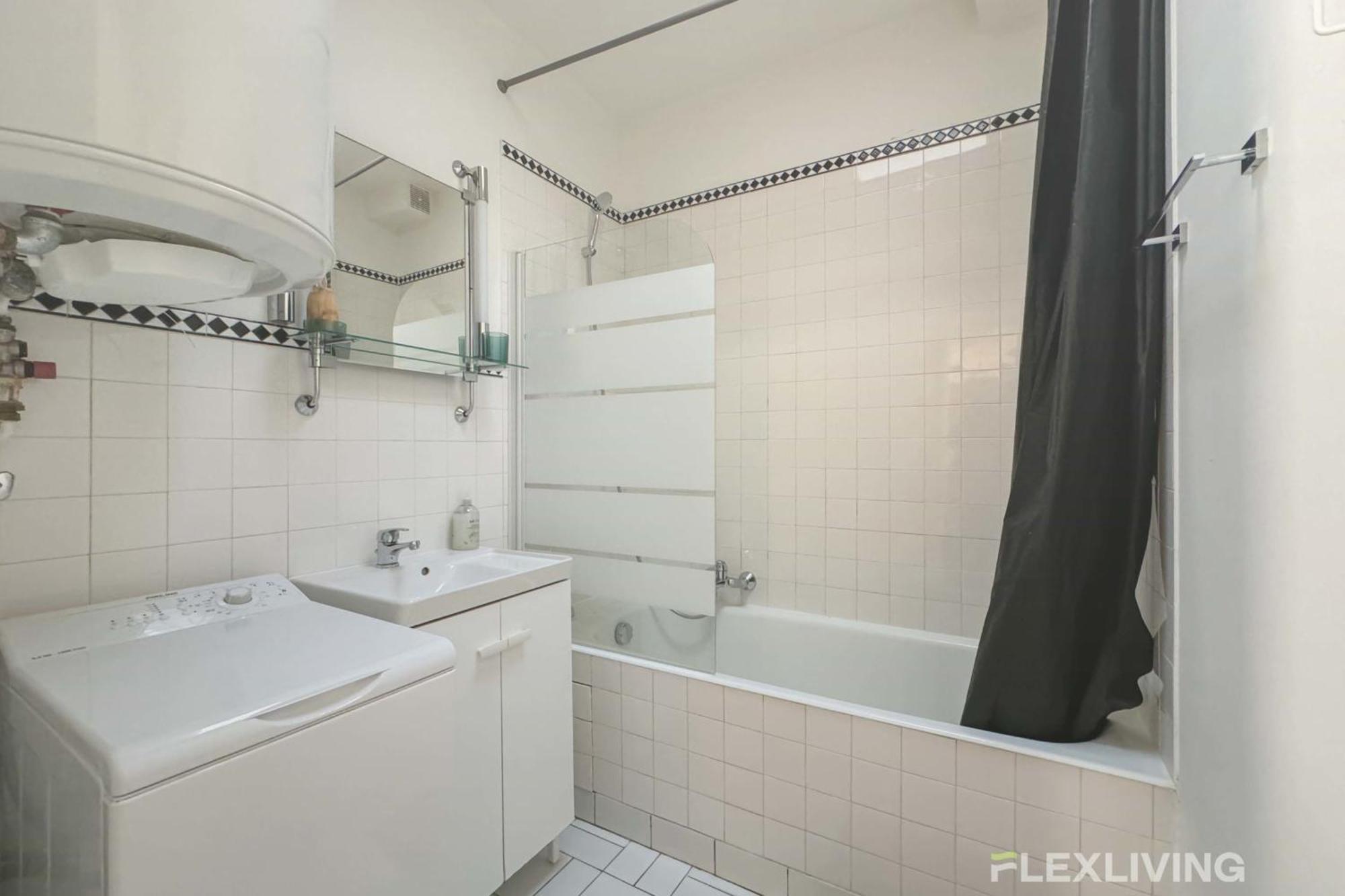 Flexliving - - Bausset *
